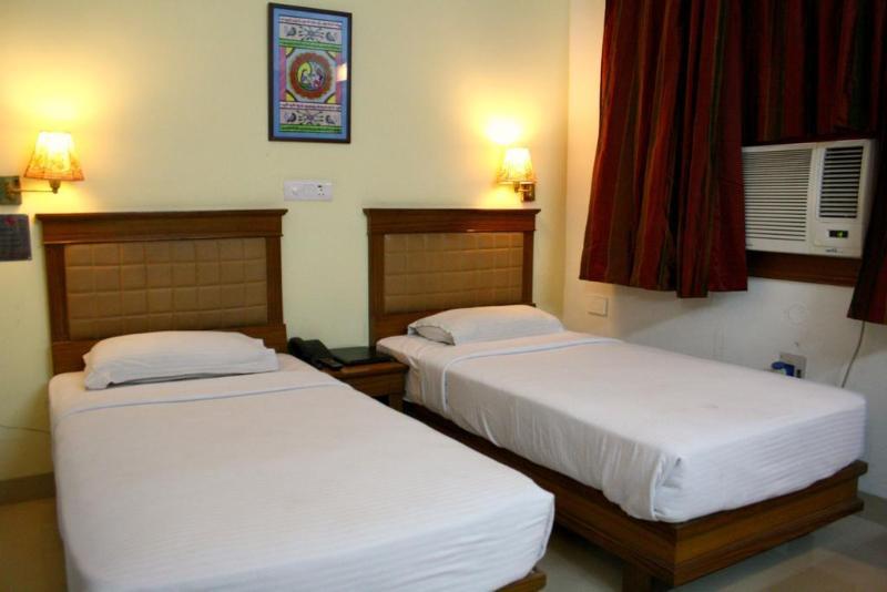 Hotel Pooja Palace Neu-Delhi Exterior foto