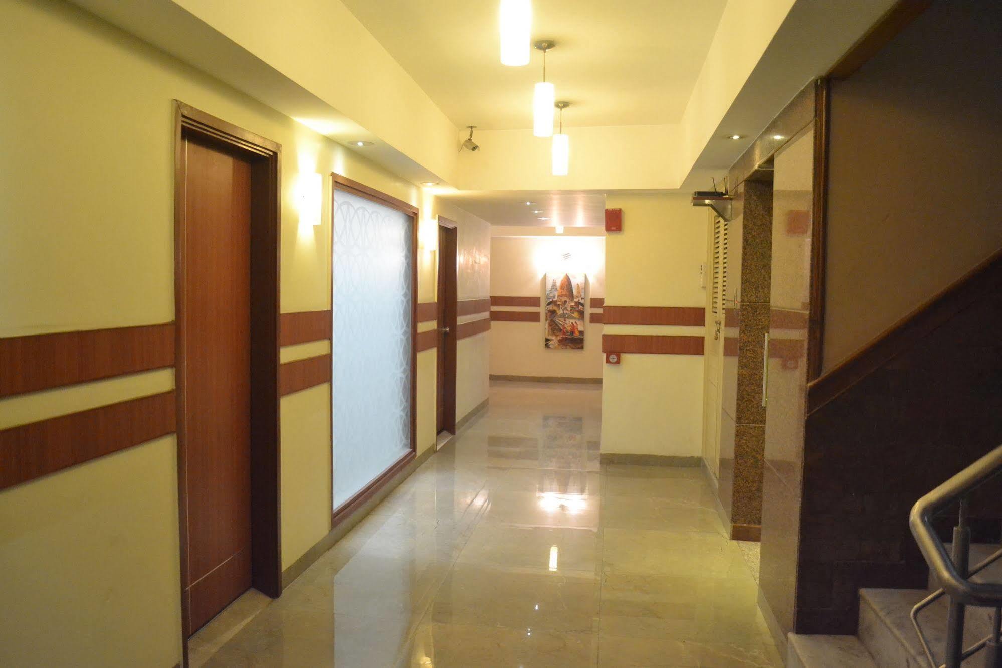 Hotel Pooja Palace Neu-Delhi Exterior foto