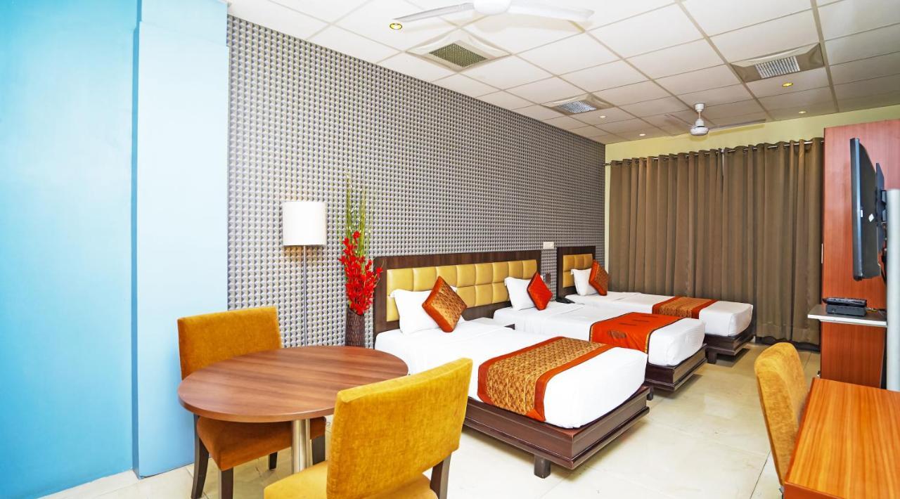 Hotel Pooja Palace Neu-Delhi Exterior foto